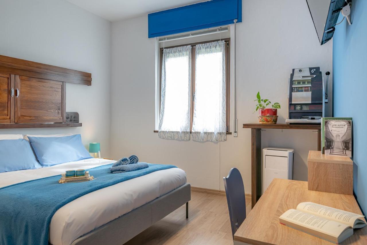 Ferienwohnung Bilocale Blue Relax Erba Exterior foto
